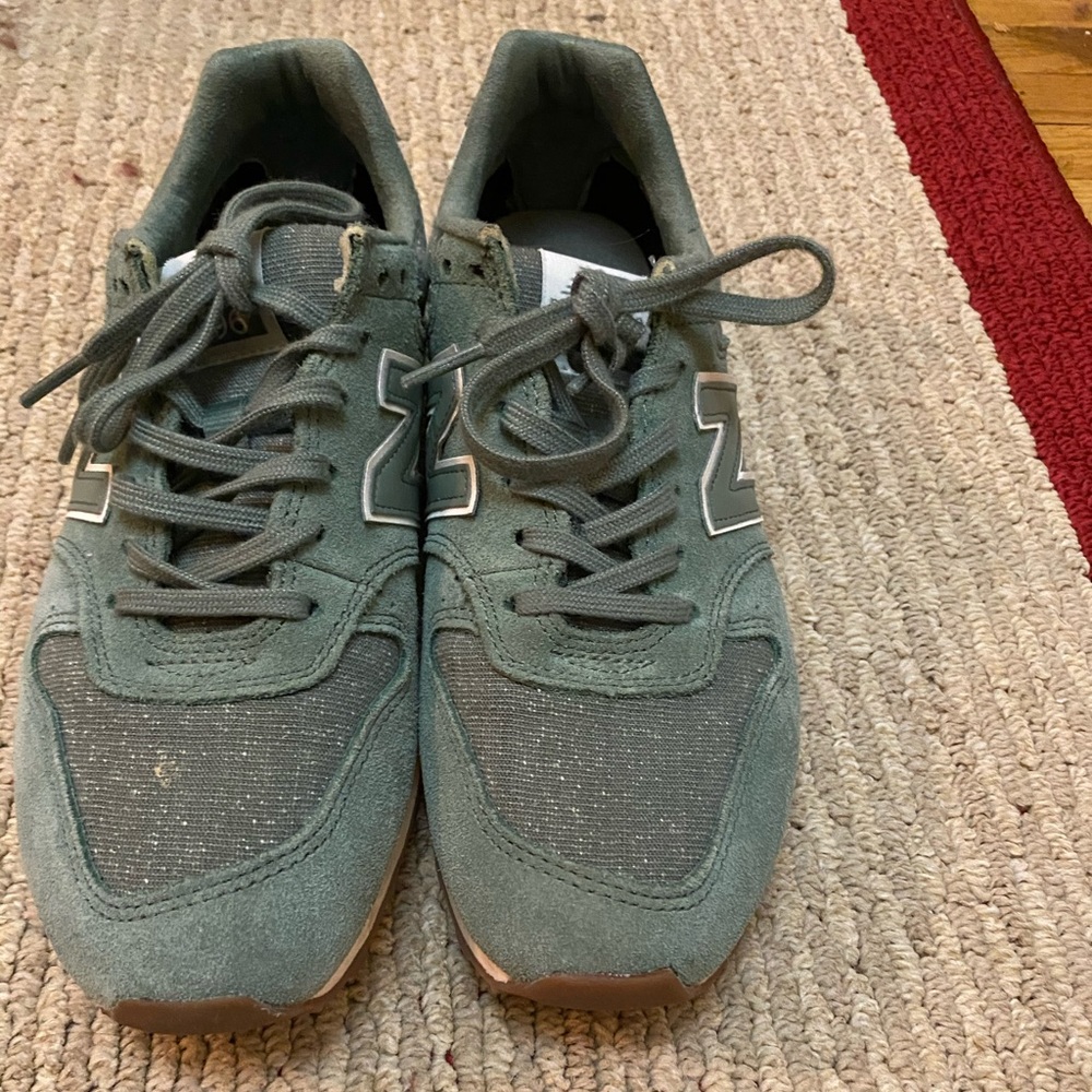 S O L D✔️New Balance Sneakers